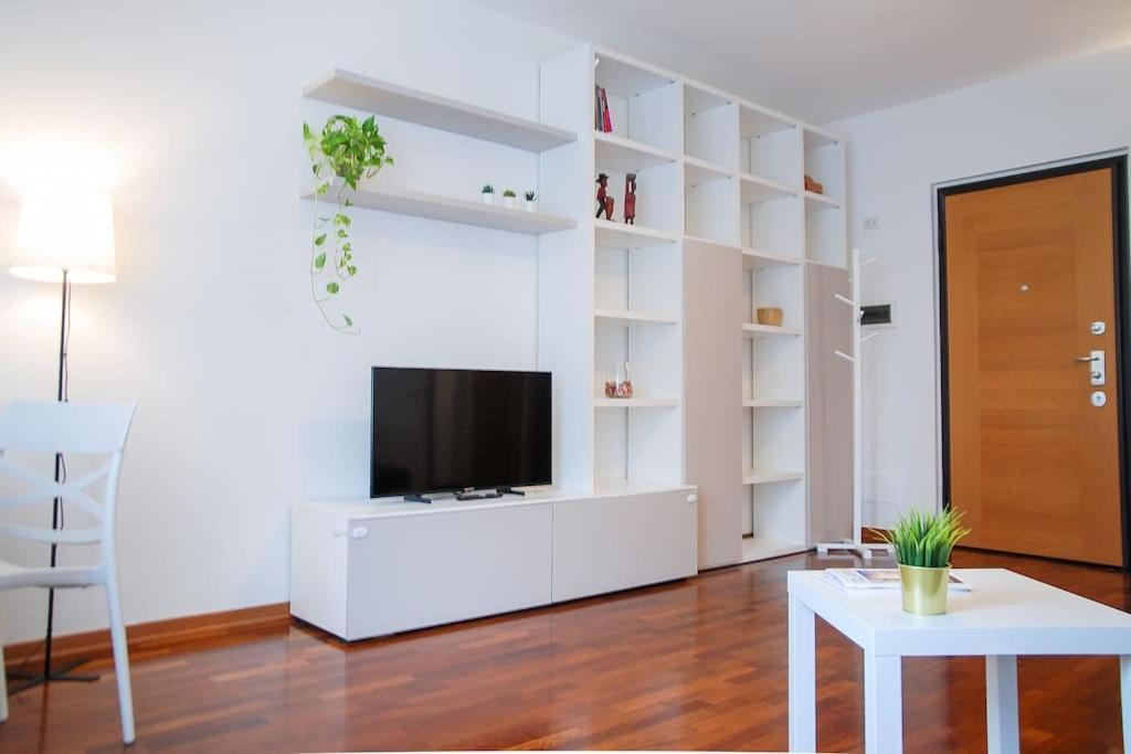 Home & Pet - Milano Trilocale Promenade Santa Giulia Екстер'єр фото